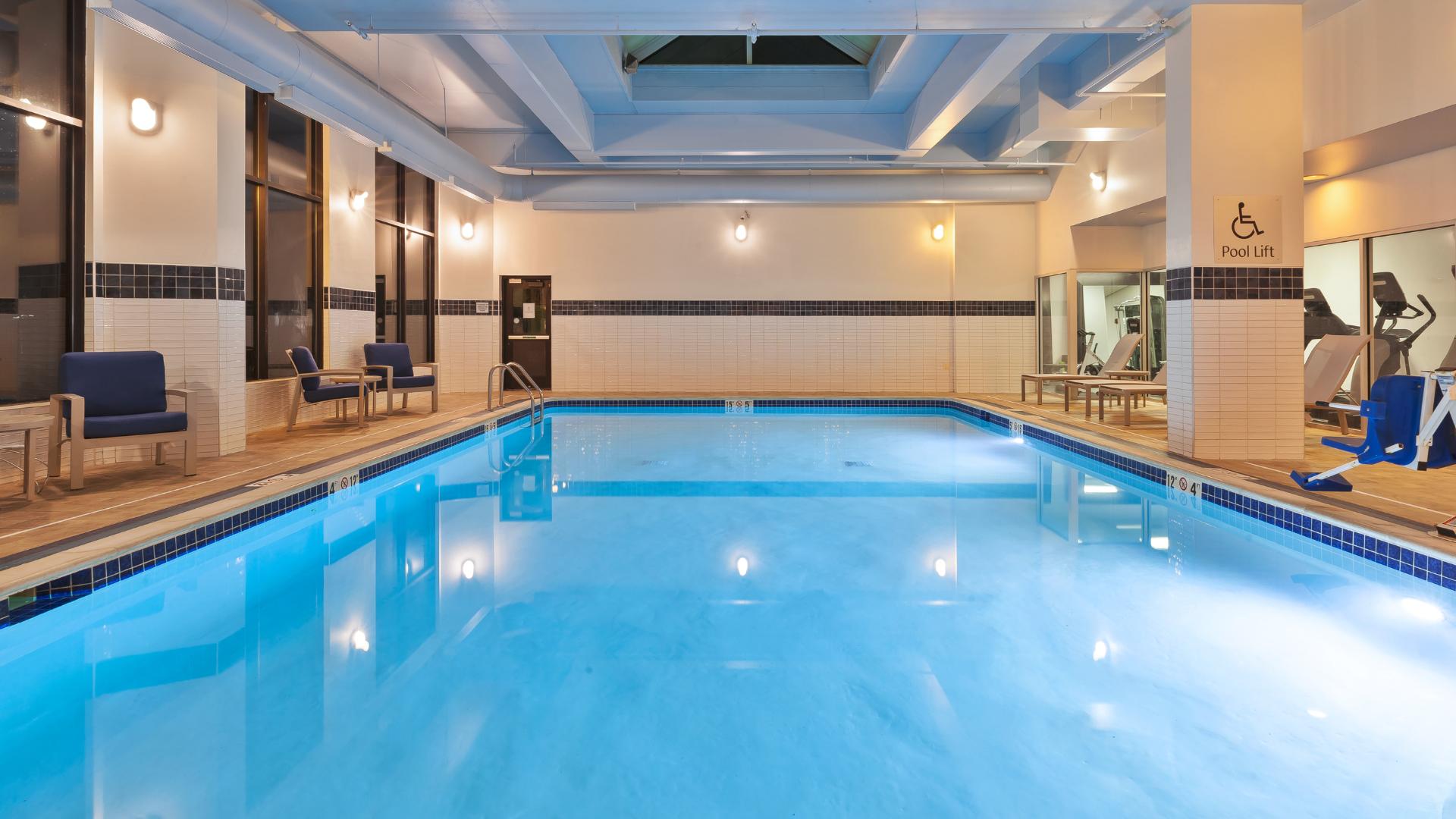 Hotel Auburn Hills Bagian luar foto