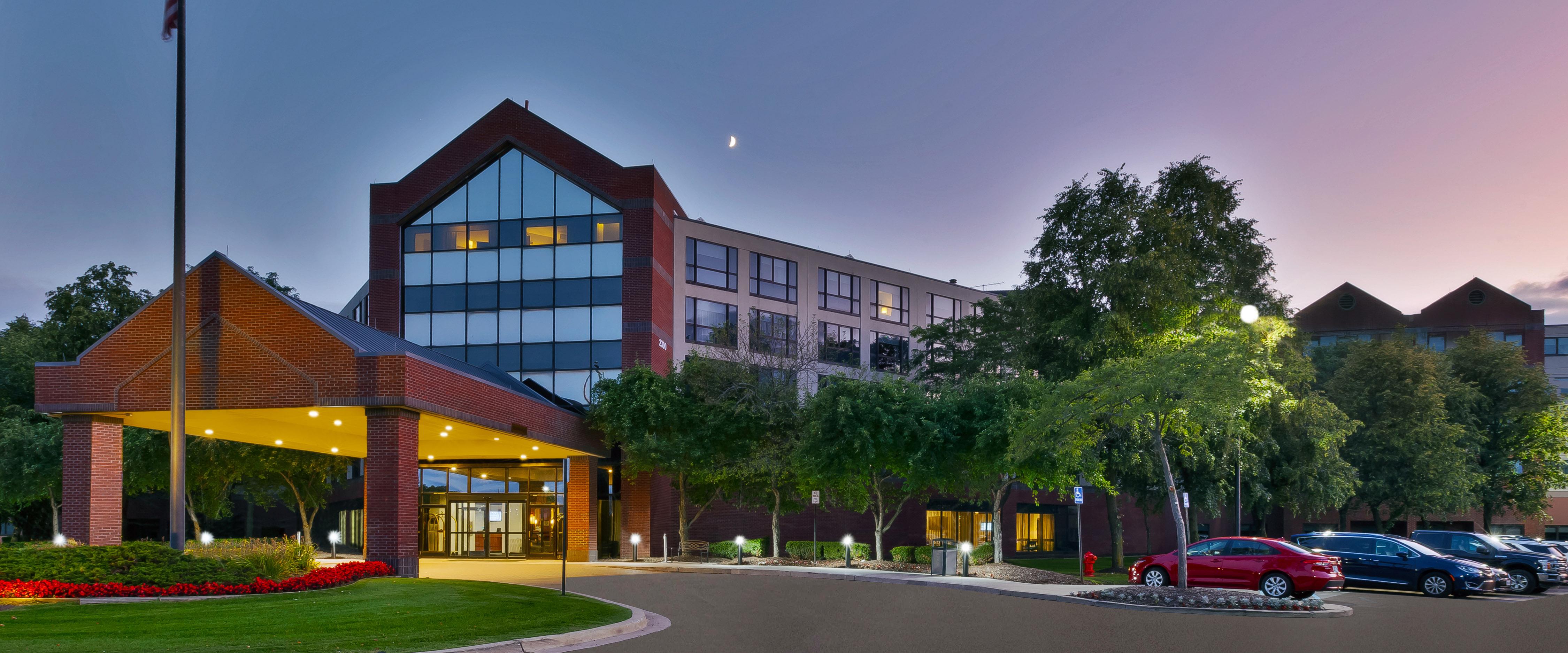 Hotel Auburn Hills Bagian luar foto